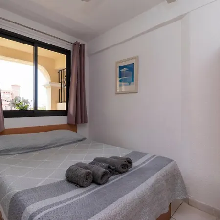 Excellent Castle Harbour Daire