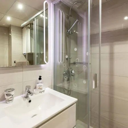 Excellent Castle Harbour