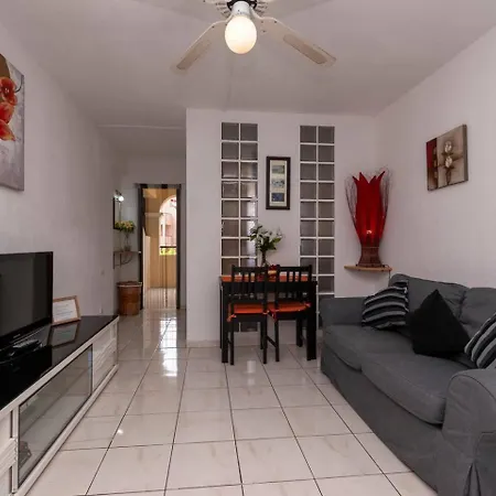 Excellent Castle Harbour Daire