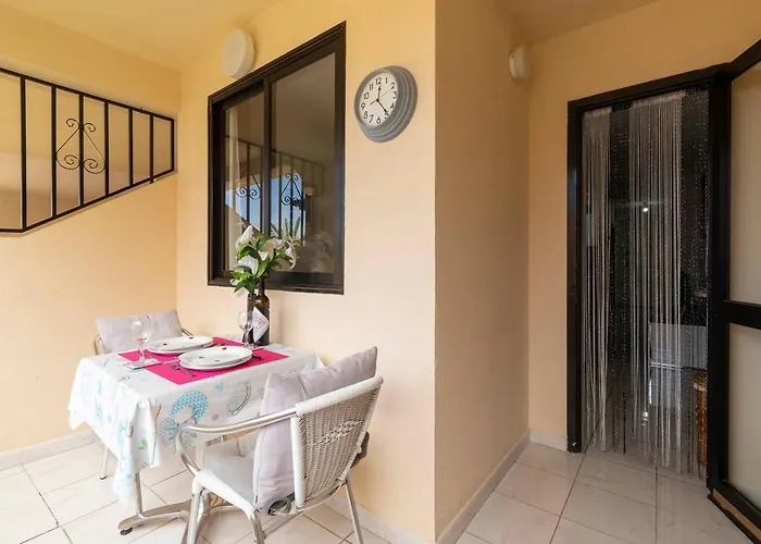 Excellent Castle Harbour