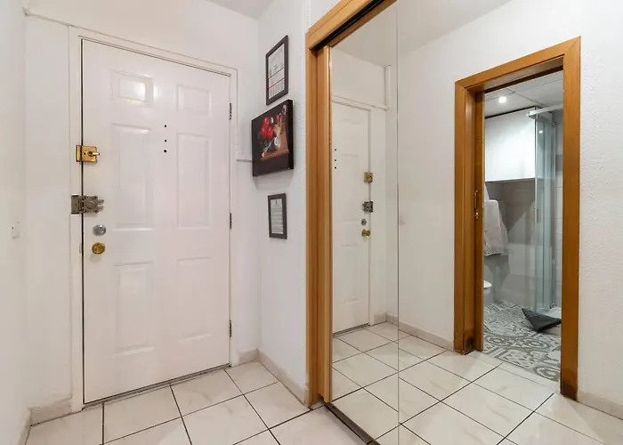 Excellent Castle Harbour Apartman *