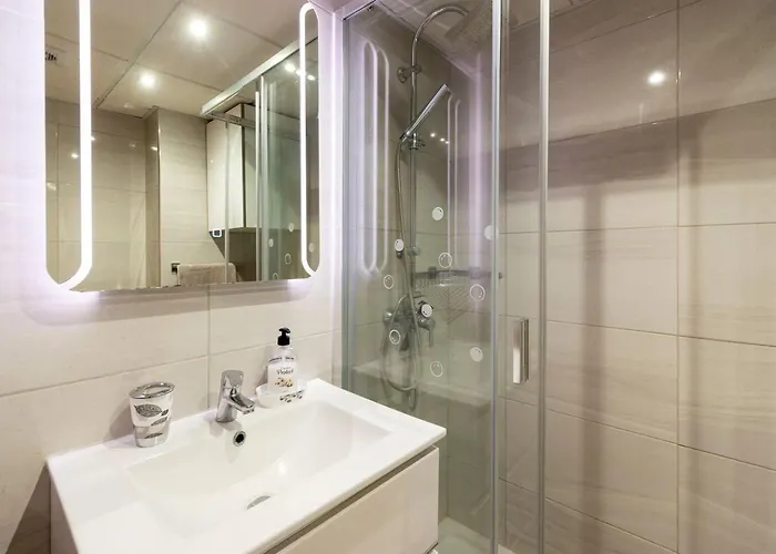 Excellent Castle Harbour