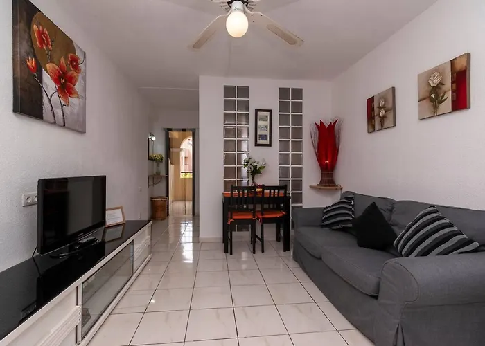 Excellent Castle Harbour Lejlighed