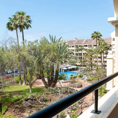 Excellent Castle Harbour Lägenhet